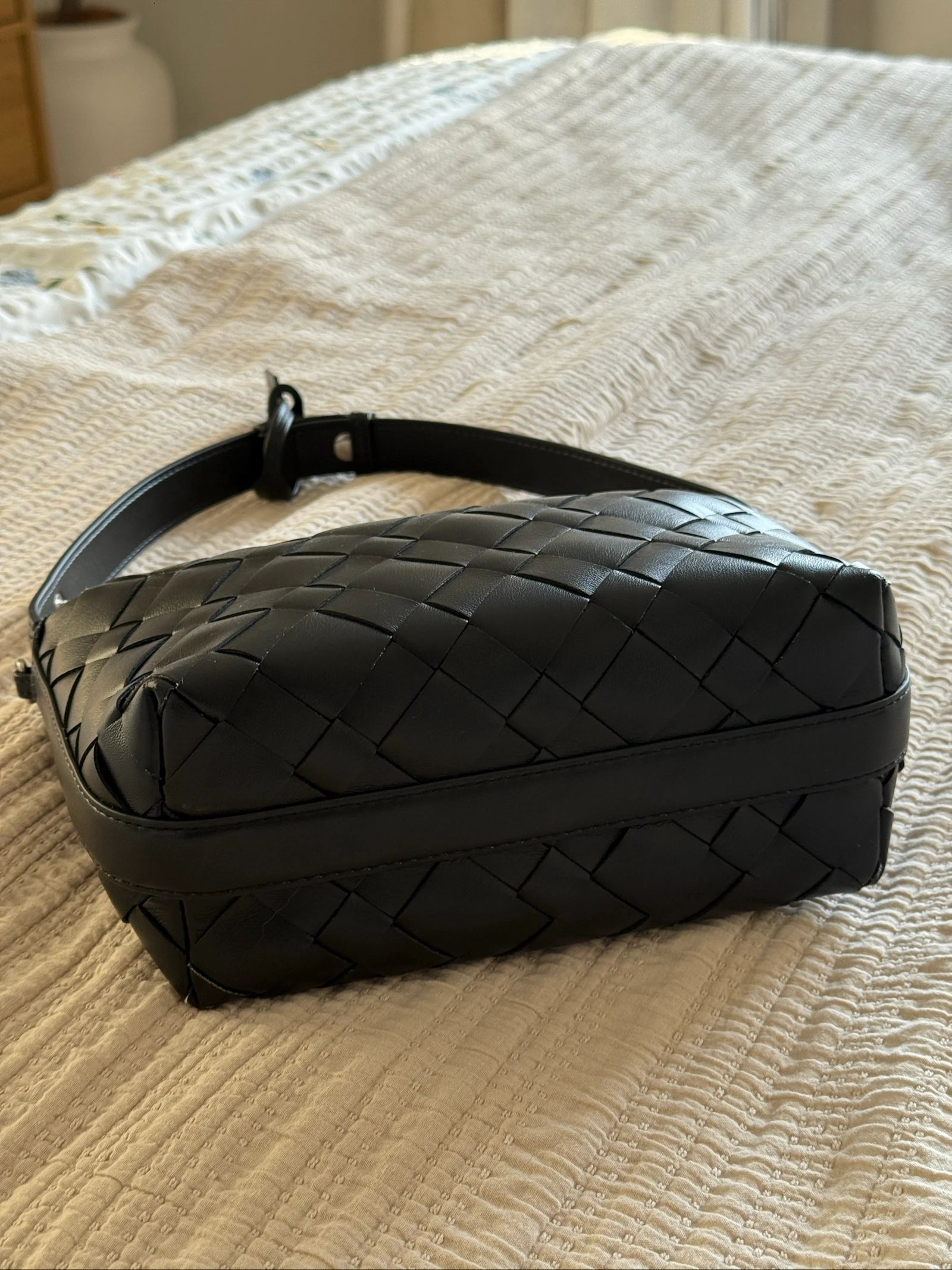 CHARLES & KEITH – Black Ivette Woven Hobo Bag – photo 5